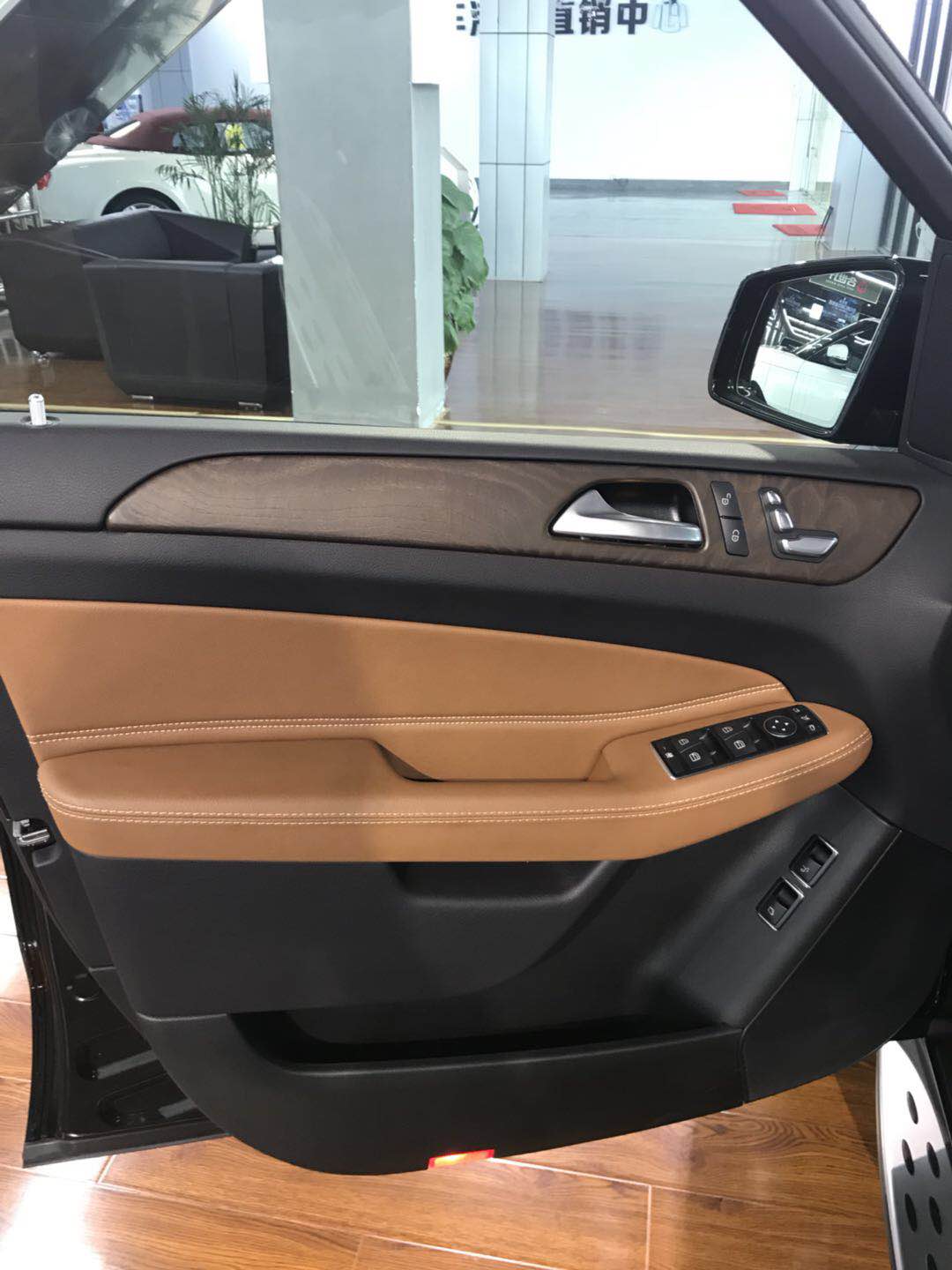 車語|平行進口|奔馳GLS40017款奔馳GLS400歐版展廳現車浙江杭州|汽車消費貸款 車語|平行進口|奔馳GLS40017款奔馳GLS400歐版展廳現車浙江杭州|汽車消費貸款